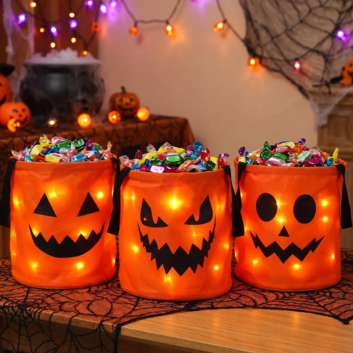 🎃 Light-Up Halloween Trick-or-Treat Bags – Reusable LED Candy Buckets
