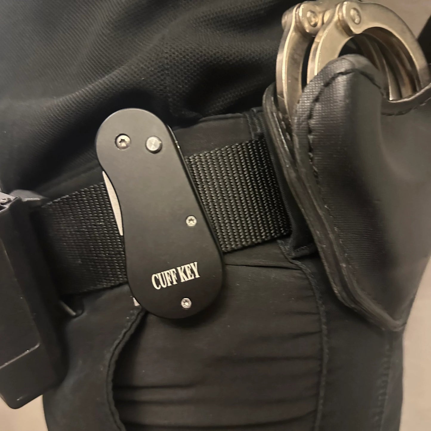 🔥49% OFF - Tactical Retractable Handcuff Key