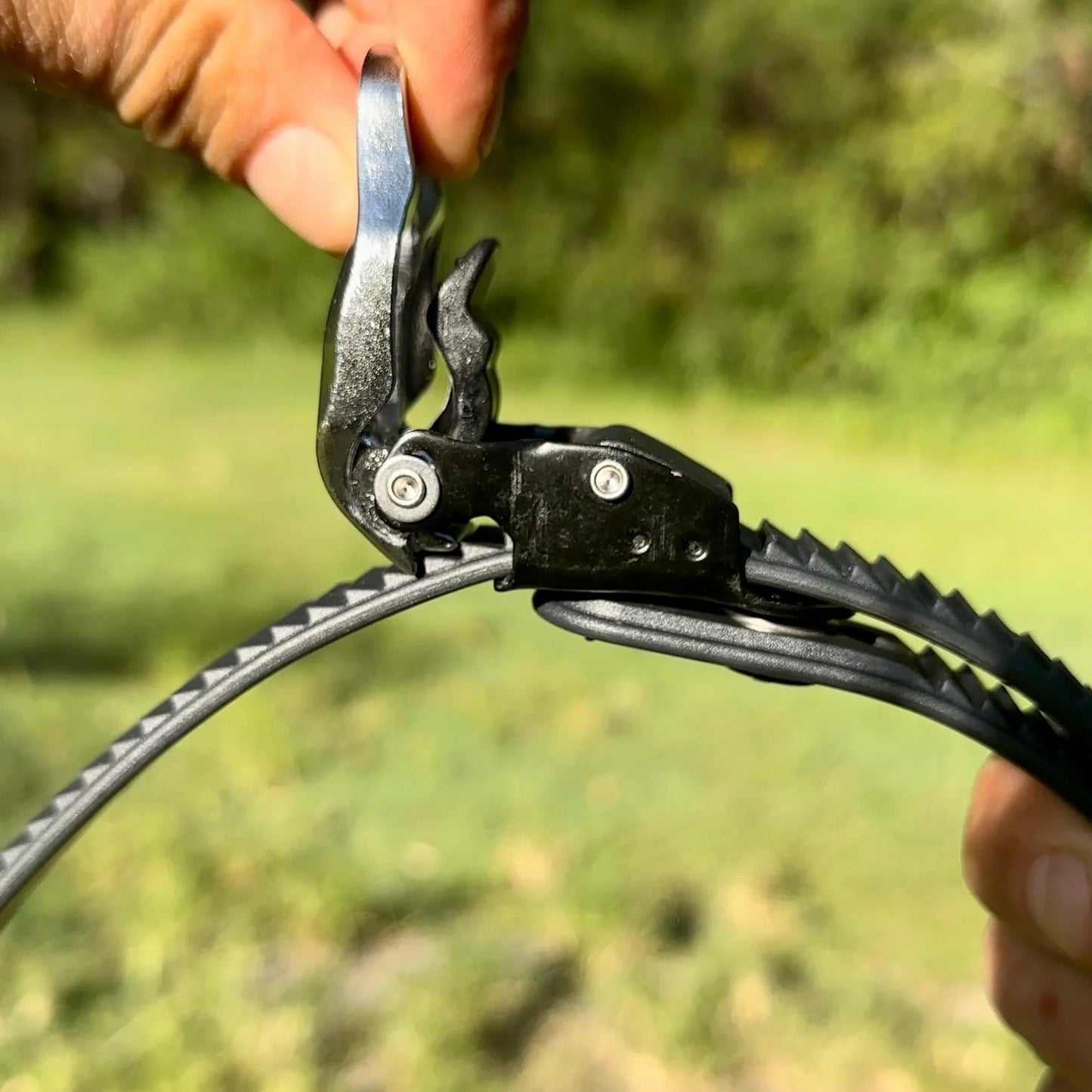 🔥LAST DAY ON SALE🔥Heavy-duty Stainless Steel Grip Lock Straps