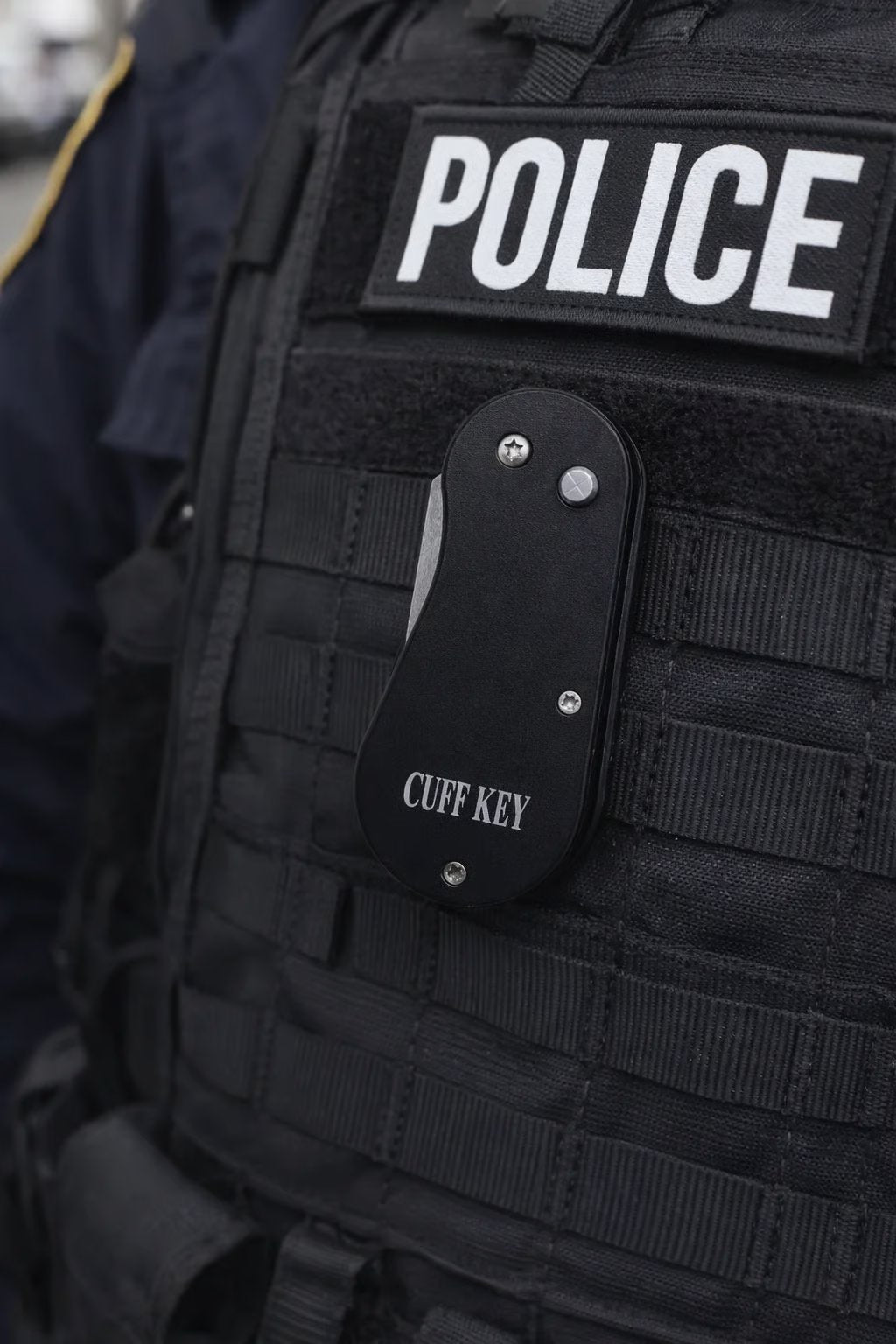 🔥49% OFF - Tactical Retractable Handcuff Key