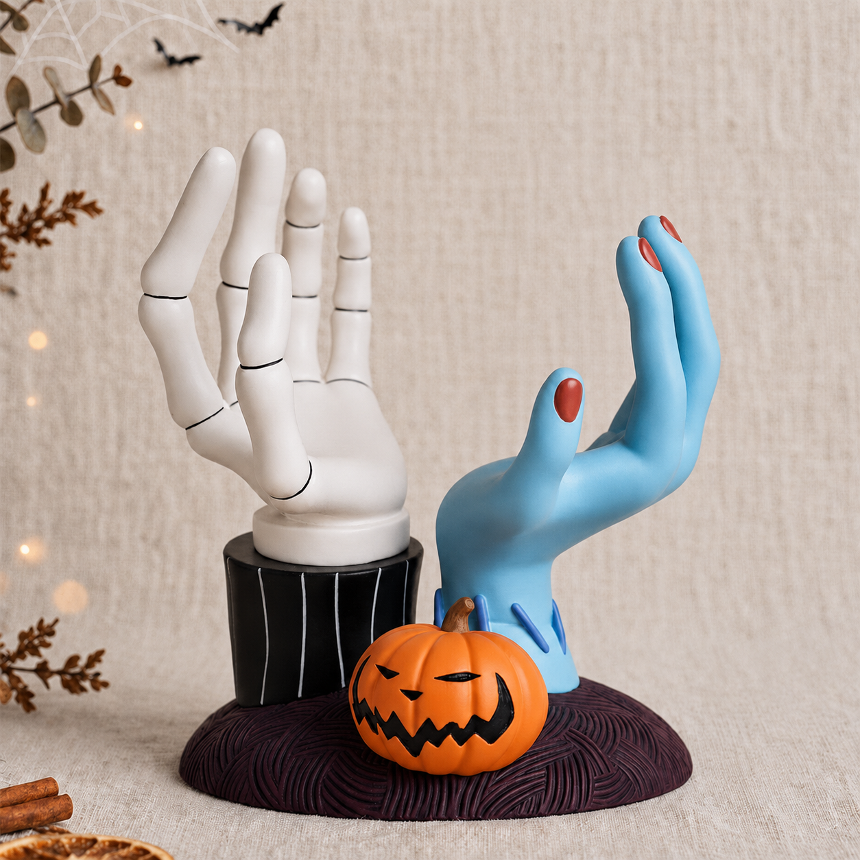 🔥 Limited-Time 50% OFF✨Skull Hand Candlesticks for the 2026 Christmas Season