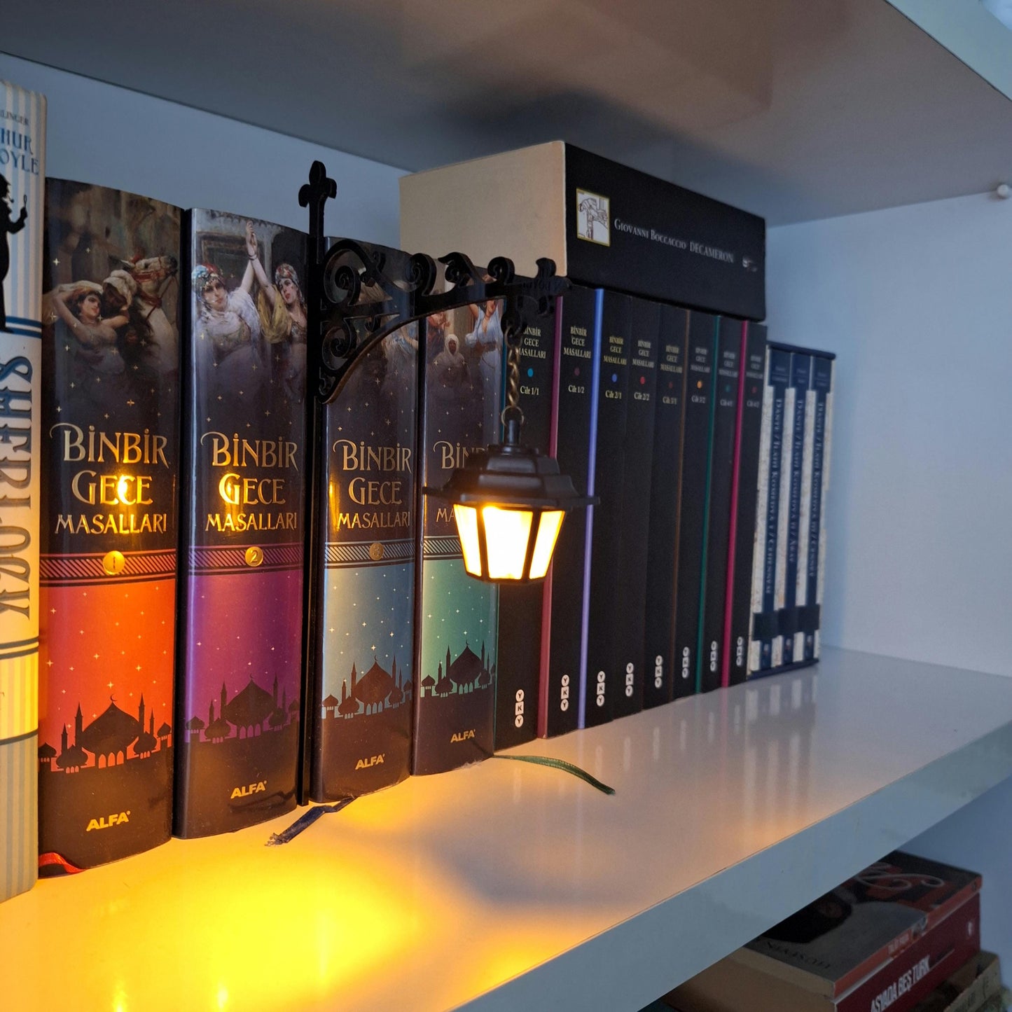 📚 Turn Your Bookshelf Into A Magical Library That Glows Every Night