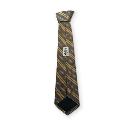A NECKTIE YOU CAN CLEAN YOUR GLASSES WITH