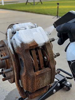 ⚡ Professional Auto Rust Remover Spray – Instant Rust Dissolver & Metal Stain Cleaner 🚗✨