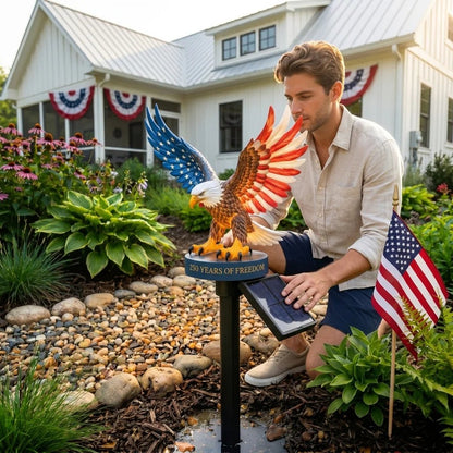 🔥🔥Solar Eagle Garden Light – A Glowing Tribute to American Freedom